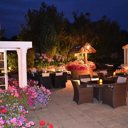 Hotel La Place St Aubin Екстериор снимка