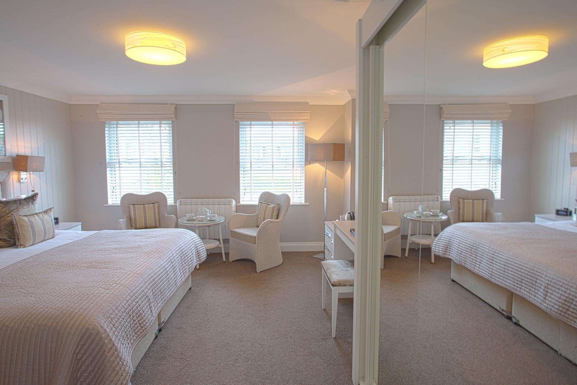 Hotel La Place St Aubin Екстериор снимка