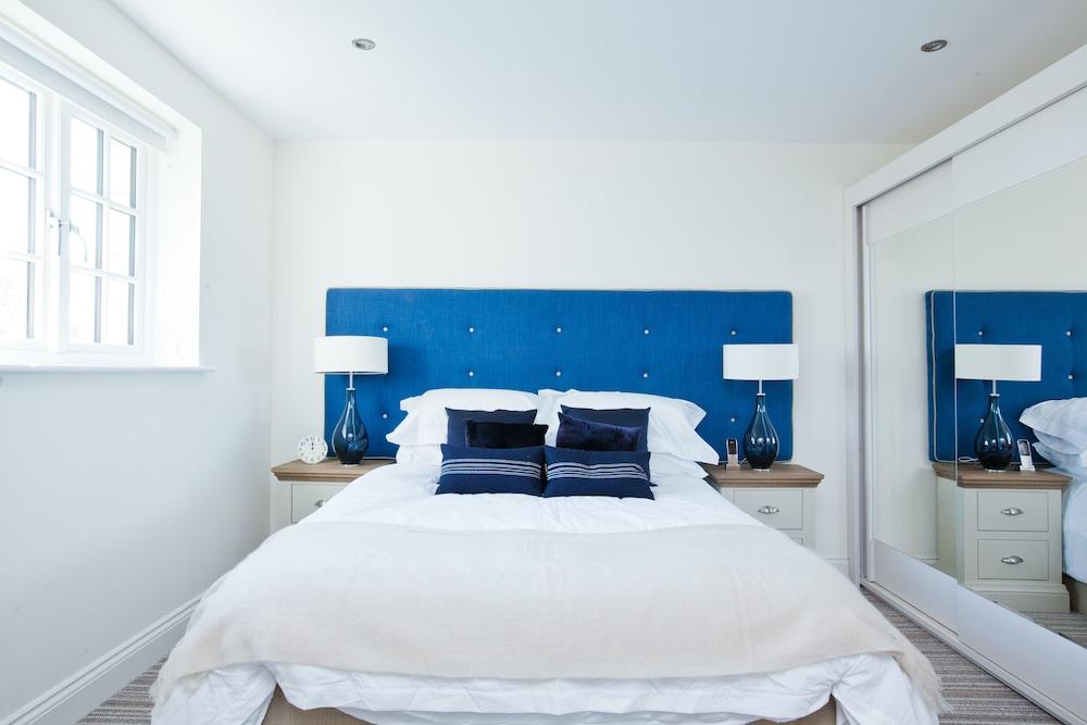 Hotel La Place St Aubin Екстериор снимка