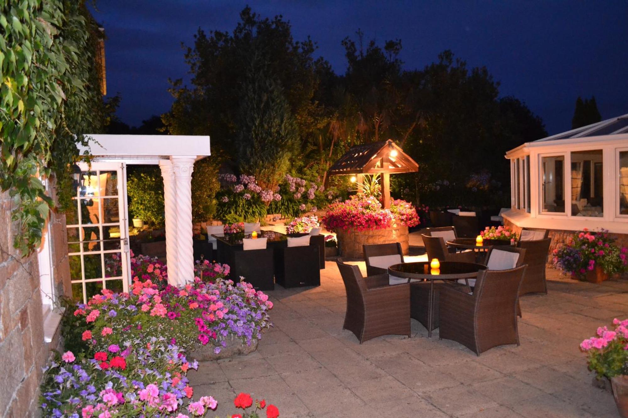 Hotel La Place St Aubin Екстериор снимка