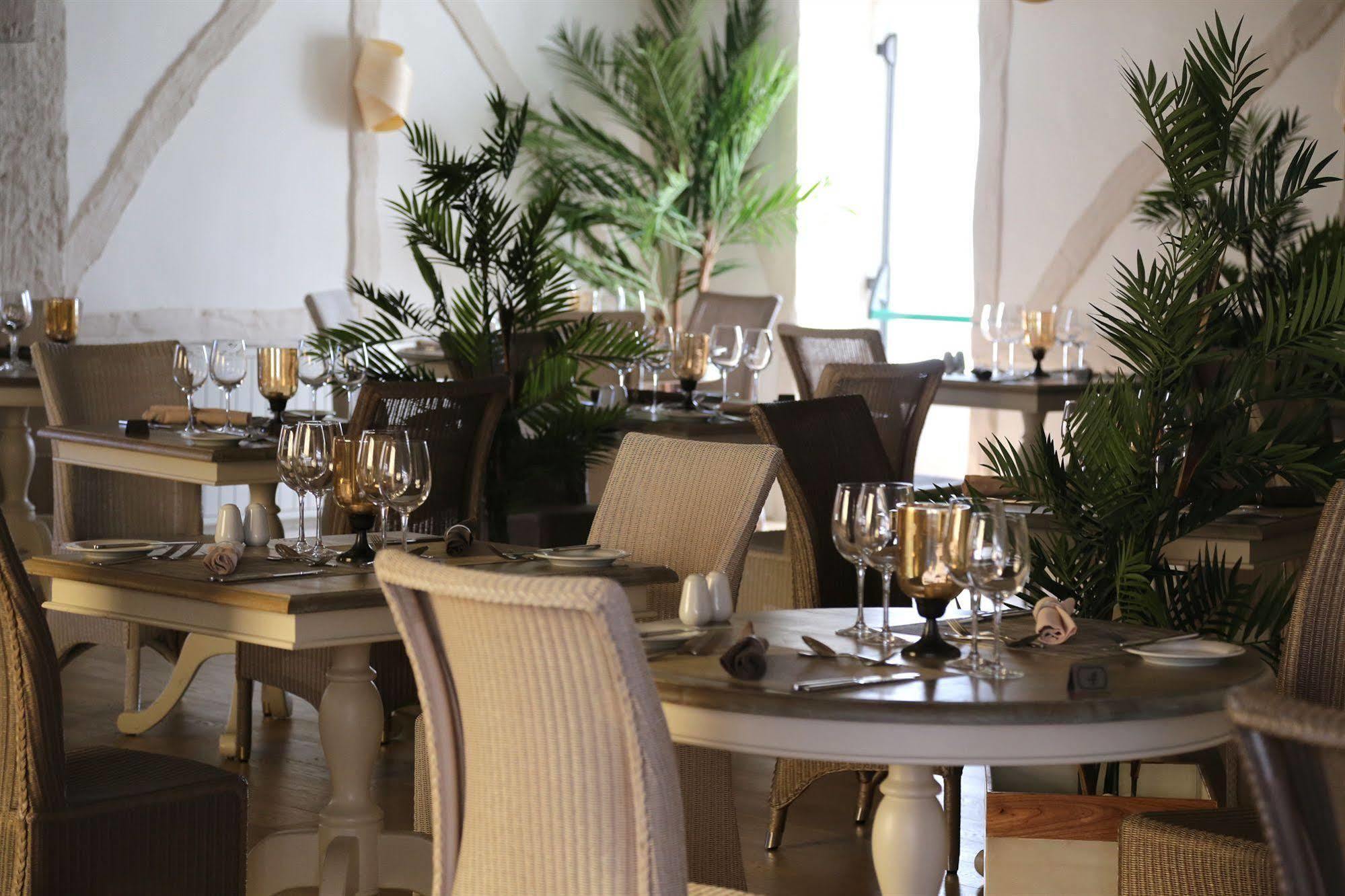 Hotel La Place St Aubin Екстериор снимка