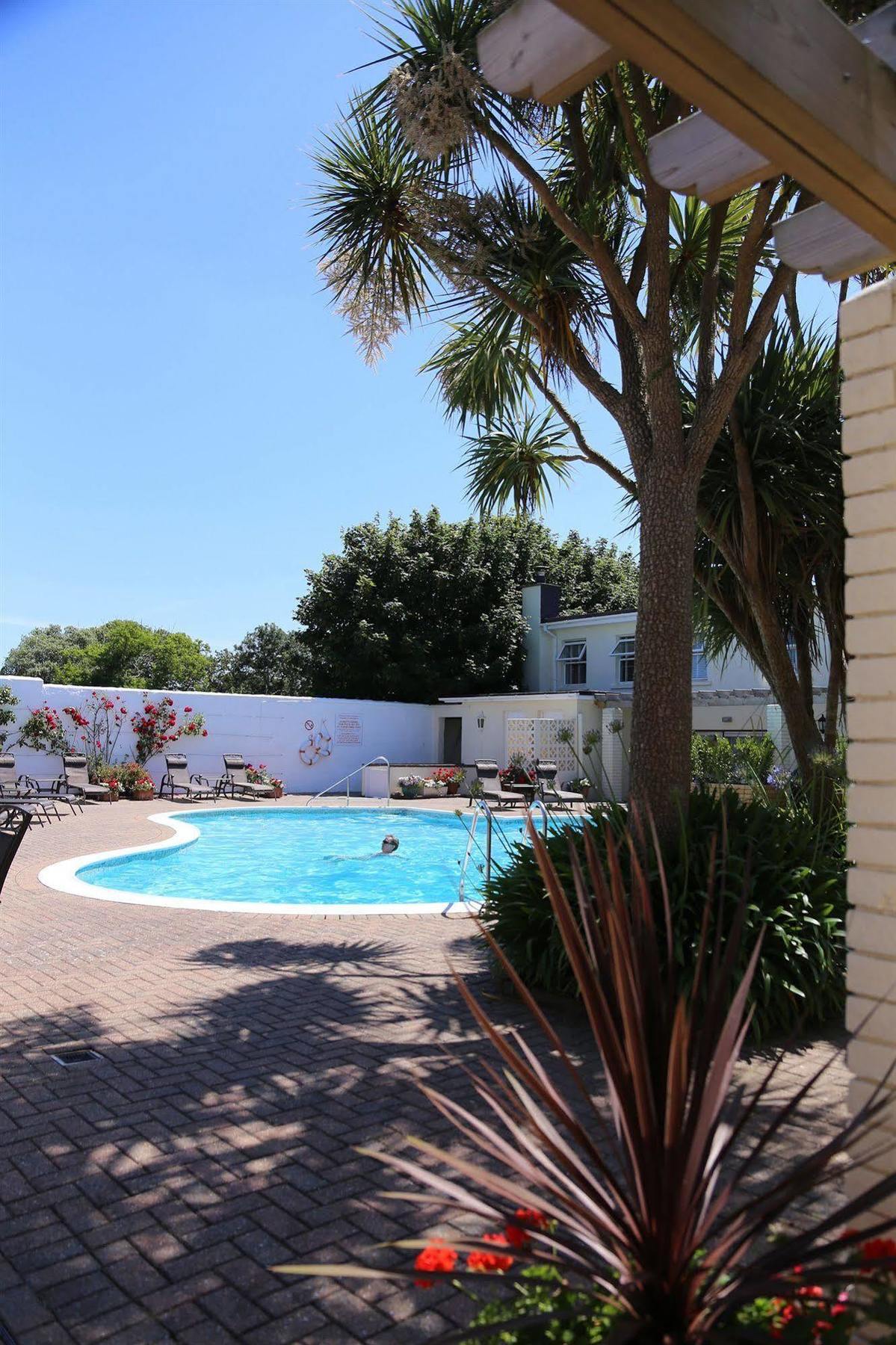 Hotel La Place St Aubin Екстериор снимка