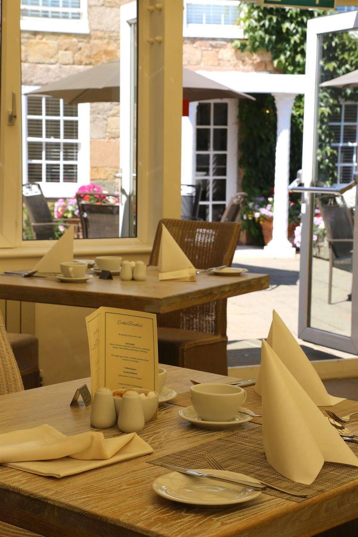 Hotel La Place St Aubin Екстериор снимка