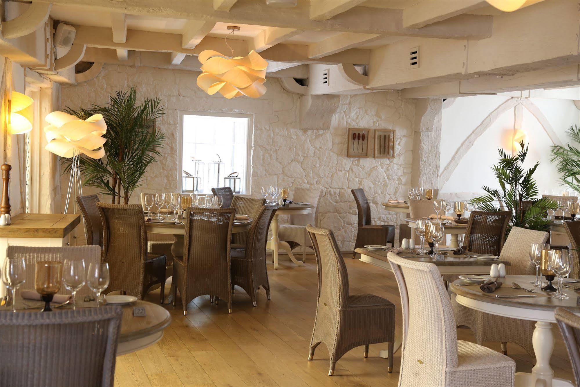 Hotel La Place St Aubin Екстериор снимка