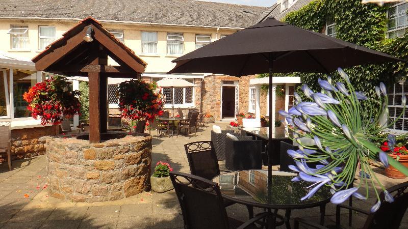 Hotel La Place St Aubin Екстериор снимка
