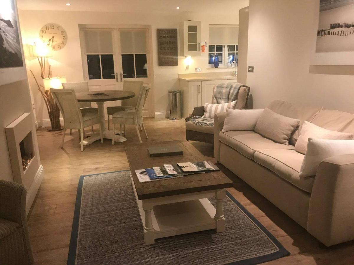 Hotel La Place St Aubin Екстериор снимка